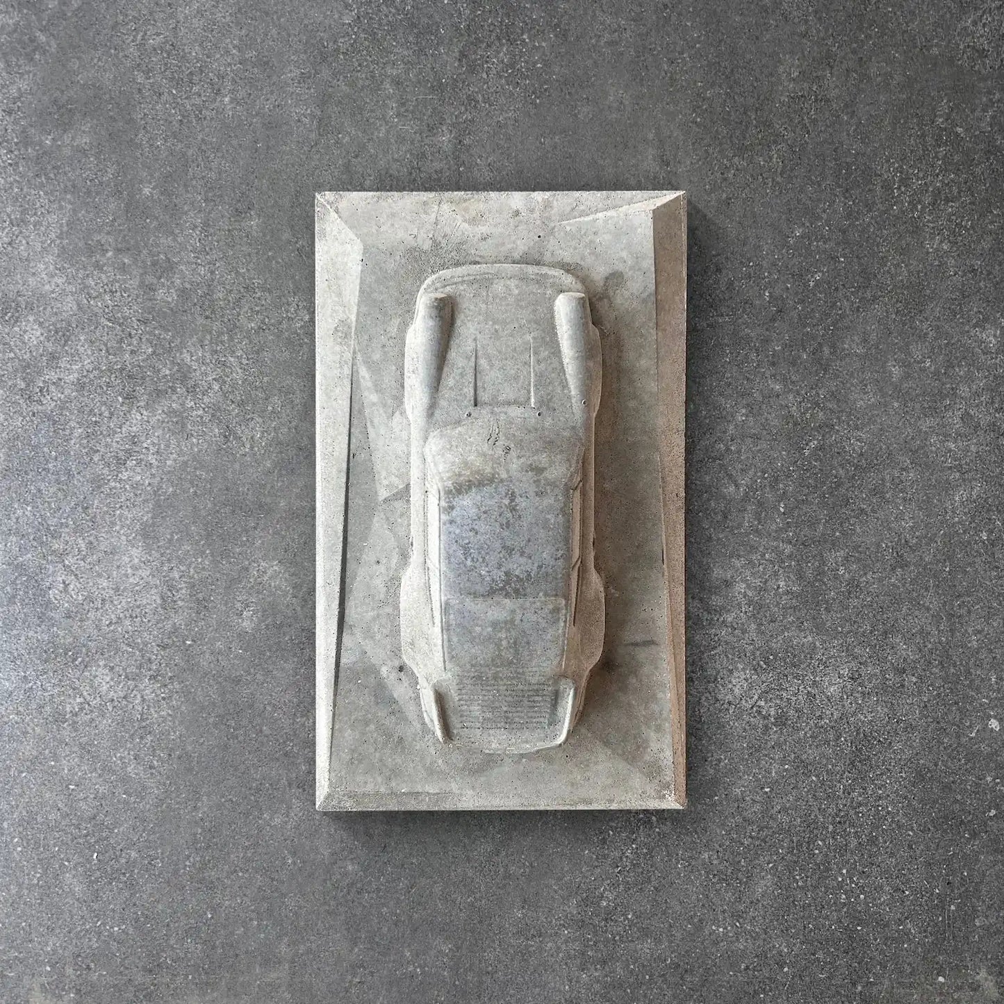 Concrete Porsche 930 sculpture in raw concrete finish – CarArt Dubai
