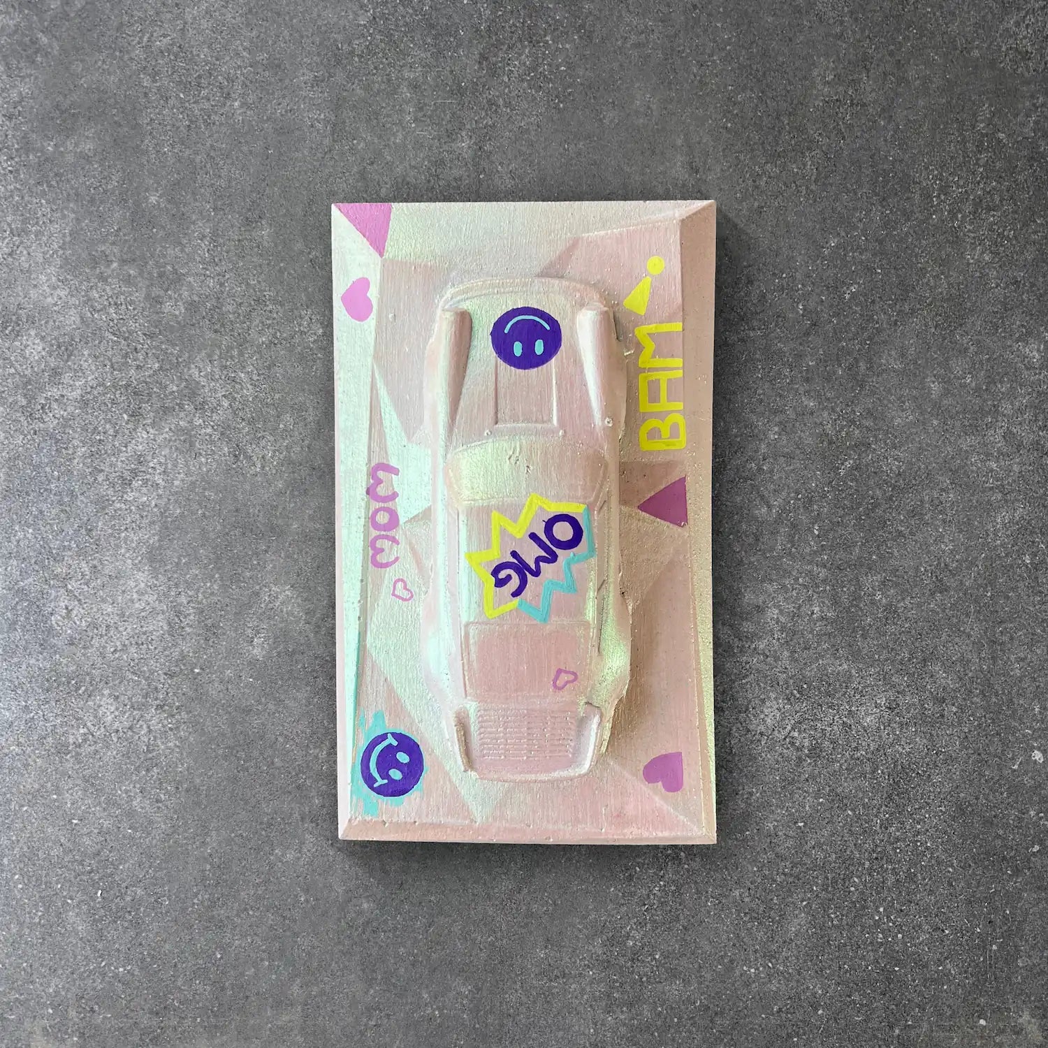 Concrete Porsche 930 sculpture in pastel comic pop-art style – CarArt Dubai